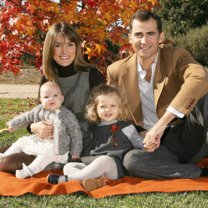 Carte de voeux du roi Felipe VI, la reine Letizia d'Espagne et leurs filles la princesse Leonor et l'infante Sofia, 2008.