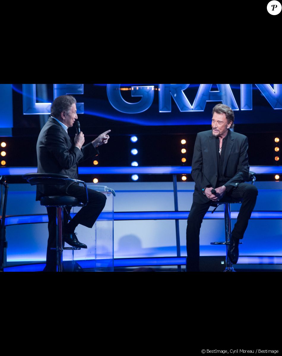 Exclusif - Michel Drucker - Enregistrement de l'émission "Le Grand Show : Spécial Johnny Hallyday", qui sera diffusée sur France 2 le 28 novembre © Cyril Moreau / Bestimage