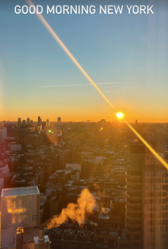 Louane partage les photos souvenirs de ses vacances à New York dans sa story Instagram du 20 décembre 2021.