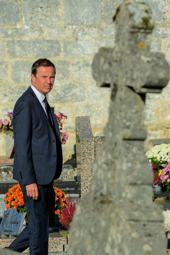 Nicolas Dupont-Aignan, président de Debout la France lors de l'hommage au général de Gaulle à l'occasion du 51ème annivresaire de sa mort à Colombey-les-deux-Eglises, France, le 9 novembre 2021. © Mao/Panoramic/Bestimage 