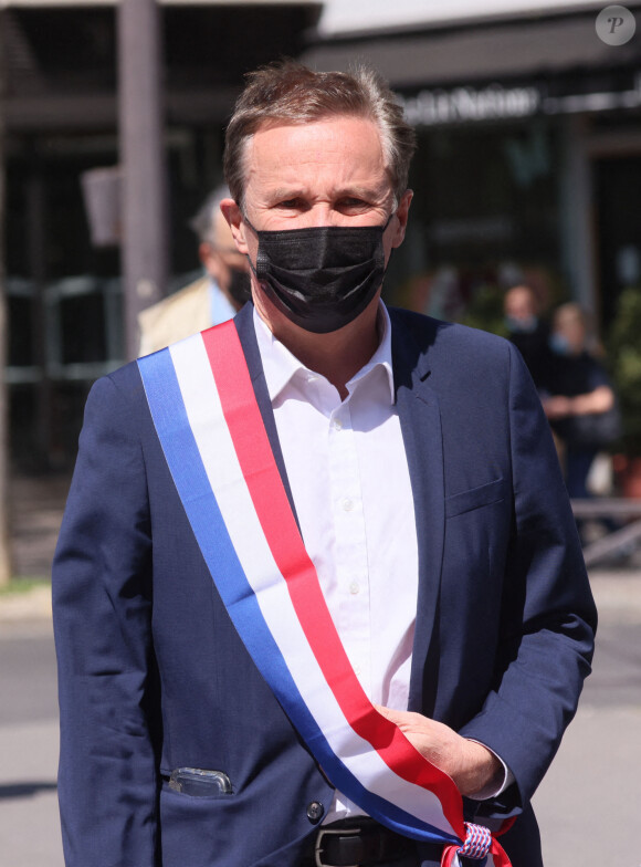 Nicolas Dupont-Aignan à la manifestation de soutien à la famille de Sarah Halimi sur la place du Trocadéro à Paris le 25 avril 2021. © Cyril Moreau/Bestimage