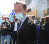 Nicolas Dupont-Aignan - Les policiers manifestent leur colère après le jugement dans l'affaire de l'incendie d'une voiture de police à Viry-Chatillon à Paris le 20 avril 2021. © Panoramic / Bestimage