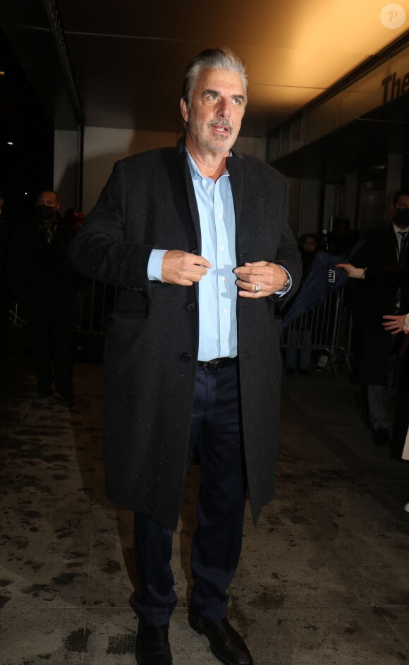 Chris Noth, dans la tourmente d'un scandale sexuel, est de sortie à New York.