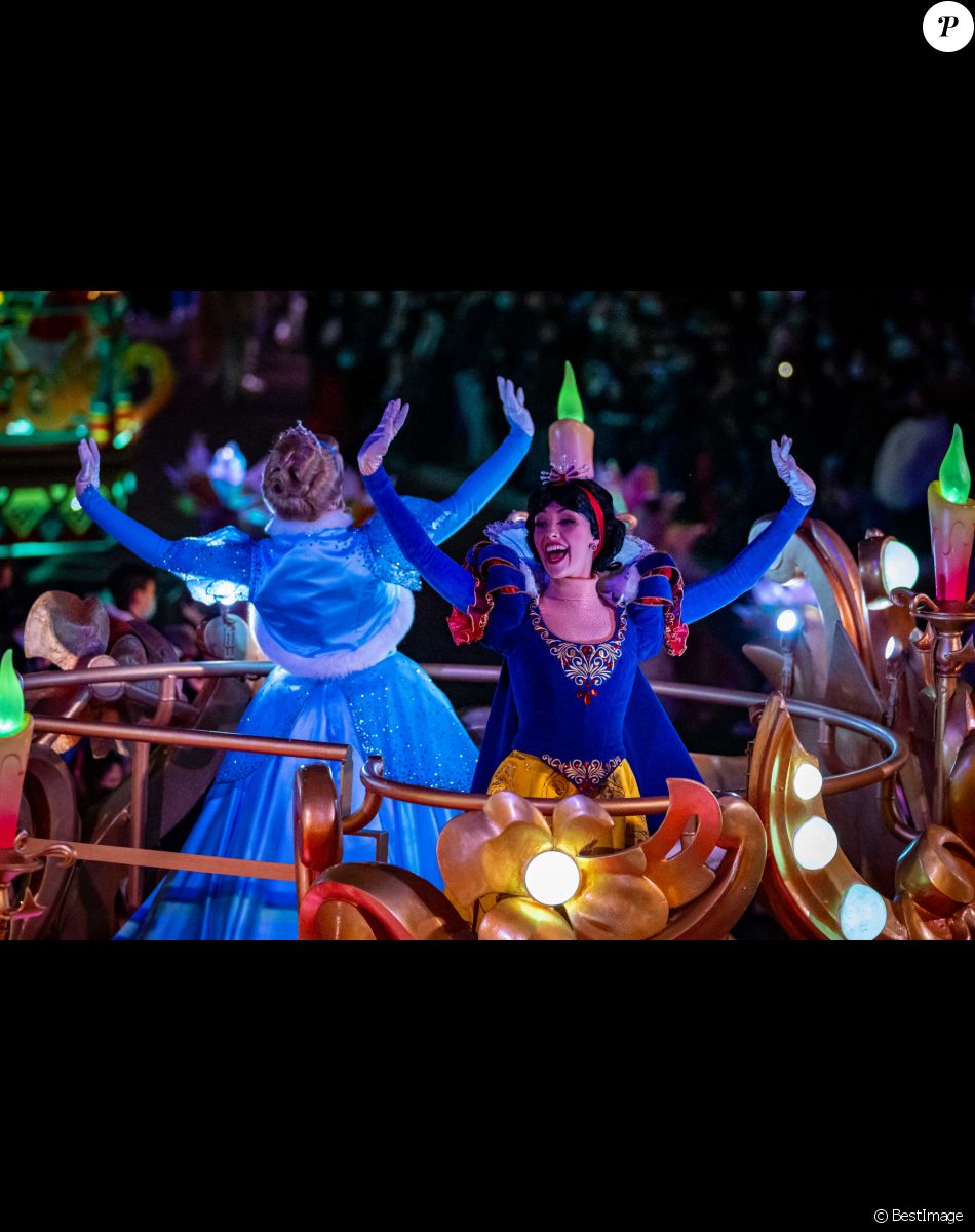 Parade Étincelante de Noël à Disneyland Paris. Marne-La-Vallée, novembre 2021. © Disney via Bestimage
