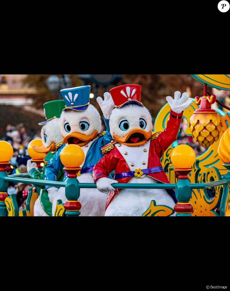 Parade Étincelante de Noël à Disneyland Paris. Marne-La-Vallée, novembre 2021. © Disney via Bestimage