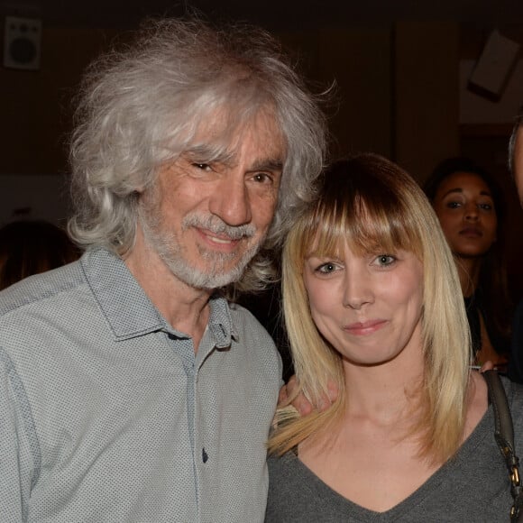 Louis Bertignac et sa compagne Laeticia - Soirée d'inauguration du nouveau restaurant de la salle Pleyel, le Noto, à Paris, le 29 mars 2017. @ Rachid Bellak/Bestimage 