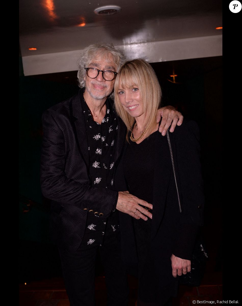 Exclusif - Louis Bertignac avec sa femme Laeticia - After de Garou au restaurant Manko à l'issue de son concert à la salle Pleyel à Paris. © Rachid Bellak/Bestimage