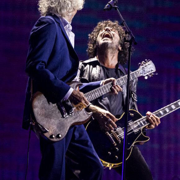 Exclusif - Louis Bertignac et Yarol Poupaud - Concert hommage à Johnny Hallyday "Que je t'aime" à l'AccorHotels Arena Paris Bercy à Paris. Le 14 septembre 2021. © Borde-Jacovides-Moreau / Bestimage