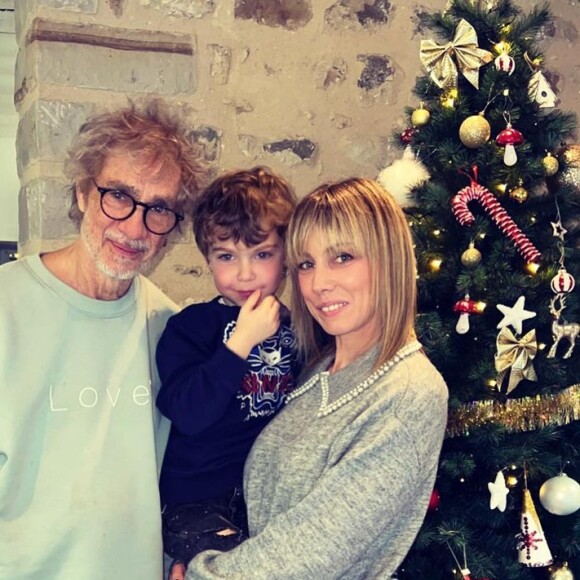 Louis et Laetitia Bertignac avec leur fils Jack sur Instagram. Le 26 décembre 2021.