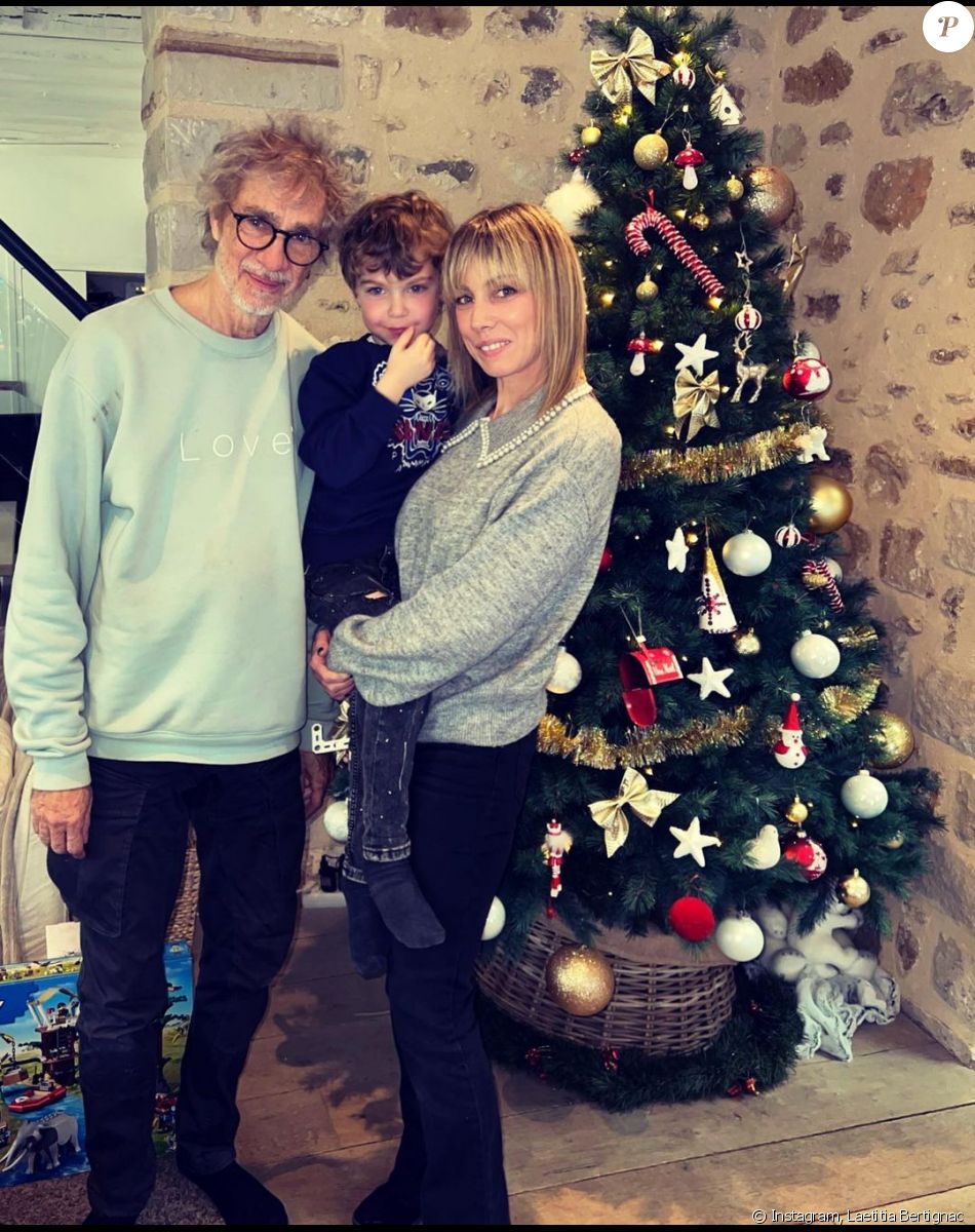 Louis et Laetitia Bertignac avec leur fils Jack sur Instagram. Le 26 décembre 2021.