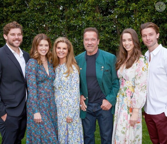 Arnold Schwarzenegger et Maria Shriver entourés de leurs quatre enfants, sur Instagram. 