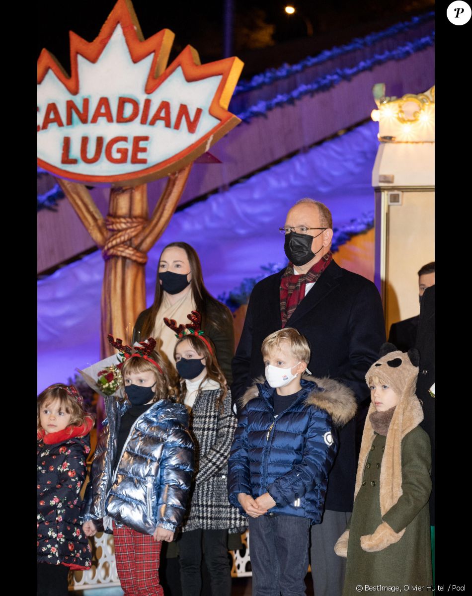 Ouverture du marché de Noël à Monaco en présence du prince Albert II, de ses enfants le prince Jacques, la princesse Gabriella, de la princesse Caroline de Hanovre, de Pierre Casiraghi, sa femme Béatrice Borroméo , de leurs enfants Francesco et Stefano, de Roisin Wittstock et de ses enfants Kaia Rose et Bodie à Monaco le 3 décembre 2021. © Olivier Huitel / Pool / Bestimage