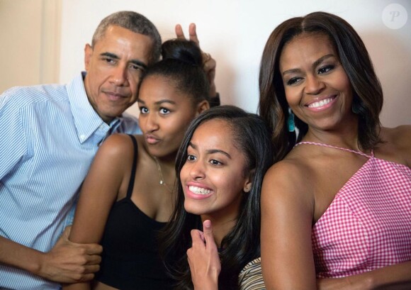 Michelle et Barack Obama avec leurs filles Malia et Sasha. Instagram.