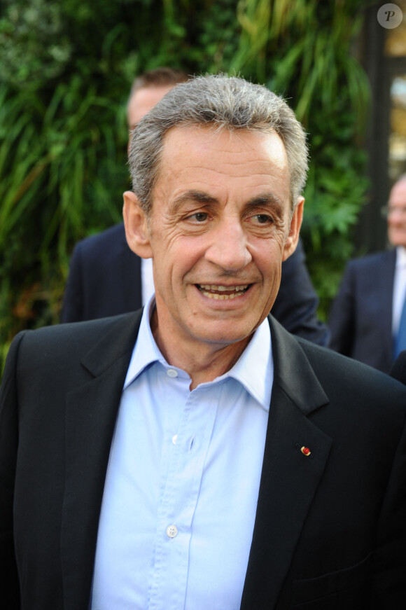 Nicolas Sarkozy arrive au studio Gabriel pour l'enregistrement de l'émission "Vivement Dimanche" à Paris, le 30 septembre 2019. © Guillaume Gaffiot/Bestimage