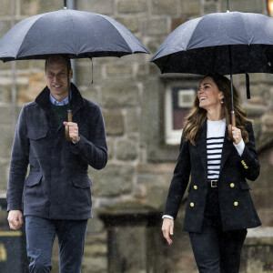 Le prince William, duc de Cambridge, et Catherine (Kate) Middleton, duchesse de Cambridge, lors d'une visite à l'Université de St Andrews, Ecosse, où ils se sont rencontrés, au cours de leurs études supérieures.