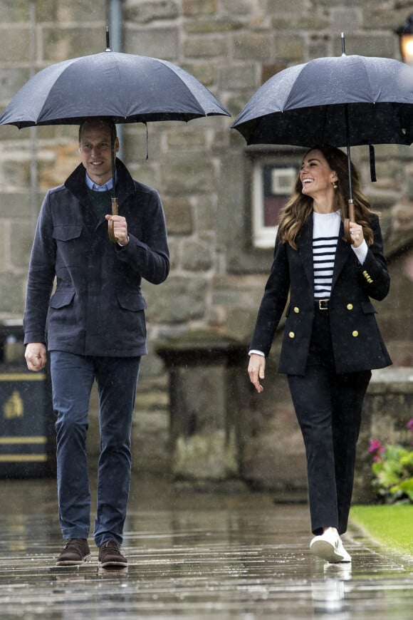 Le prince William, duc de Cambridge, et Catherine (Kate) Middleton, duchesse de Cambridge, lors d'une visite à l'Université de St Andrews, Ecosse, où ils se sont rencontrés, au cours de leurs études supérieures.