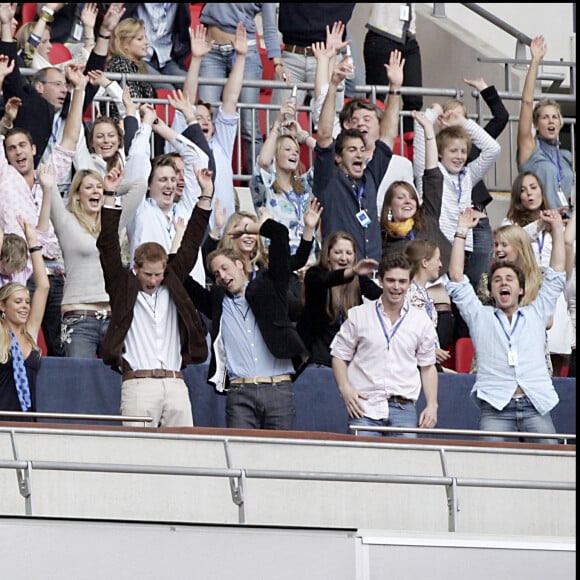 Le prince Harry, le prince William et Kate Middleton lors du concert hommage à Diana (pour son 46e anniversaire) à Wembley, à Londres, en 2007.