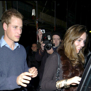 Le prince William et Kate Middleton en soirée à Londres en 2006.
