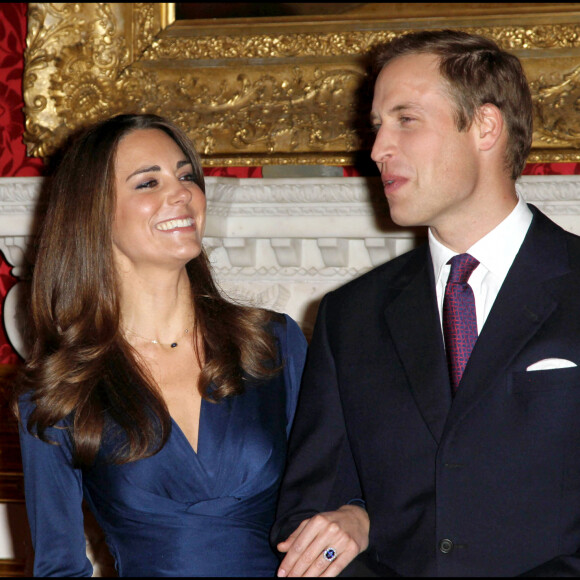 Annonce des fiançailles du prince William et Kate Middleton à Clarence House, en 2010.