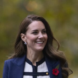 Kate Middleton, duchesse de Cambridge, assiste à l'ouverture de deux nouvelles galeries au musée de la guerre à Londres, le 10 novembre 2021.
