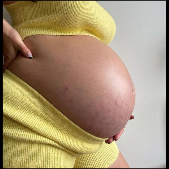 Ashley Graham, enceinte. Octobre 2021.