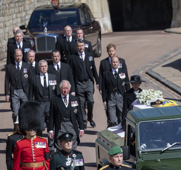 Le prince Charles, prince de Galles, la princesse Anne, le prince Andrew, duc d'York, le prince Edward, comte de Wessex, le prince William, duc de Cambridge, Peter Phillips, le prince Harry, duc de Sussex, David Armstrong-Jones, comte de Snowdon, Sir Timothy Laurence - Arrivées aux funérailles du prince Philip, duc d'Edimbourg à la chapelle Saint-Georges du château de Windsor, le 17 avril 2021.