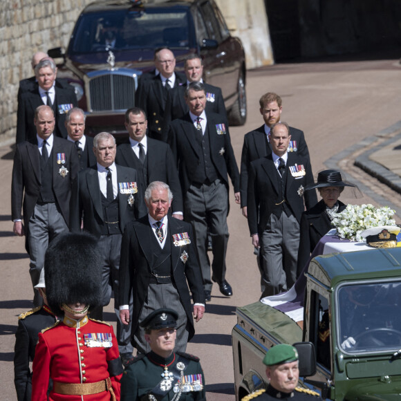 Le prince Charles, prince de Galles, la princesse Anne, le prince Andrew, duc d'York, le prince Edward, comte de Wessex, le prince William, duc de Cambridge, Peter Phillips, le prince Harry, duc de Sussex, David Armstrong-Jones, comte de Snowdon, Sir Timothy Laurence - Arrivées aux funérailles du prince Philip, duc d'Edimbourg à la chapelle Saint-Georges du château de Windsor, le 17 avril 2021.