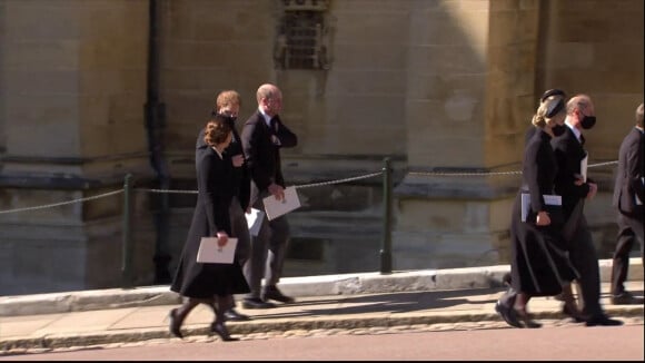 Le prince William, duc de Cambridge, et le prince Harry, duc de Sussex, Sorties des funérailles du prince Philip, duc d'Edimbourg à la chapelle Saint-Georges du château de Windsor, Royaume Uni, le 17 avril 2021.