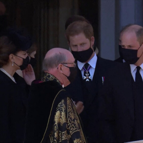 Le prince William, duc de Cambridge, et le prince Harry, duc de Sussex, Sorties des funérailles du prince Philip, duc d'Edimbourg à la chapelle Saint-Georges du château de Windsor, Royaume Uni, le 17 avril 2021.