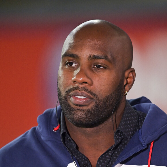 Teddy Riner donne le coup d'envoi du match et le PSG célèbre les médailles olympiques et paralympiques françaises remportées aux derniers Jeux Olympiques de Tokyo. Paris. Le 15 octobre 2021. © JB Autissier / Panoramic / Bestimage