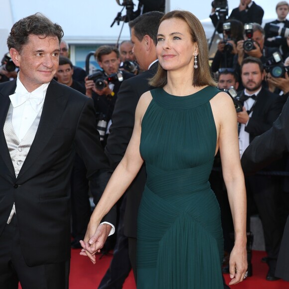 Carole Bouquet et son compagnon Philippe Sereys de Rothschild - Montée des marches du film "The Little Prince" lors du 68e Festival de Cannes, le 22 mai 2015.