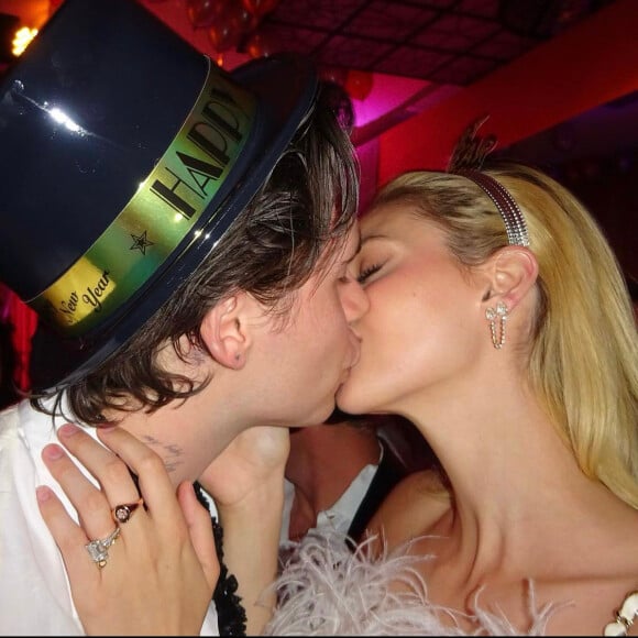 Brooklyn Beckham et sa fiancée Nicola Ann Peltz. Janvier 2022.