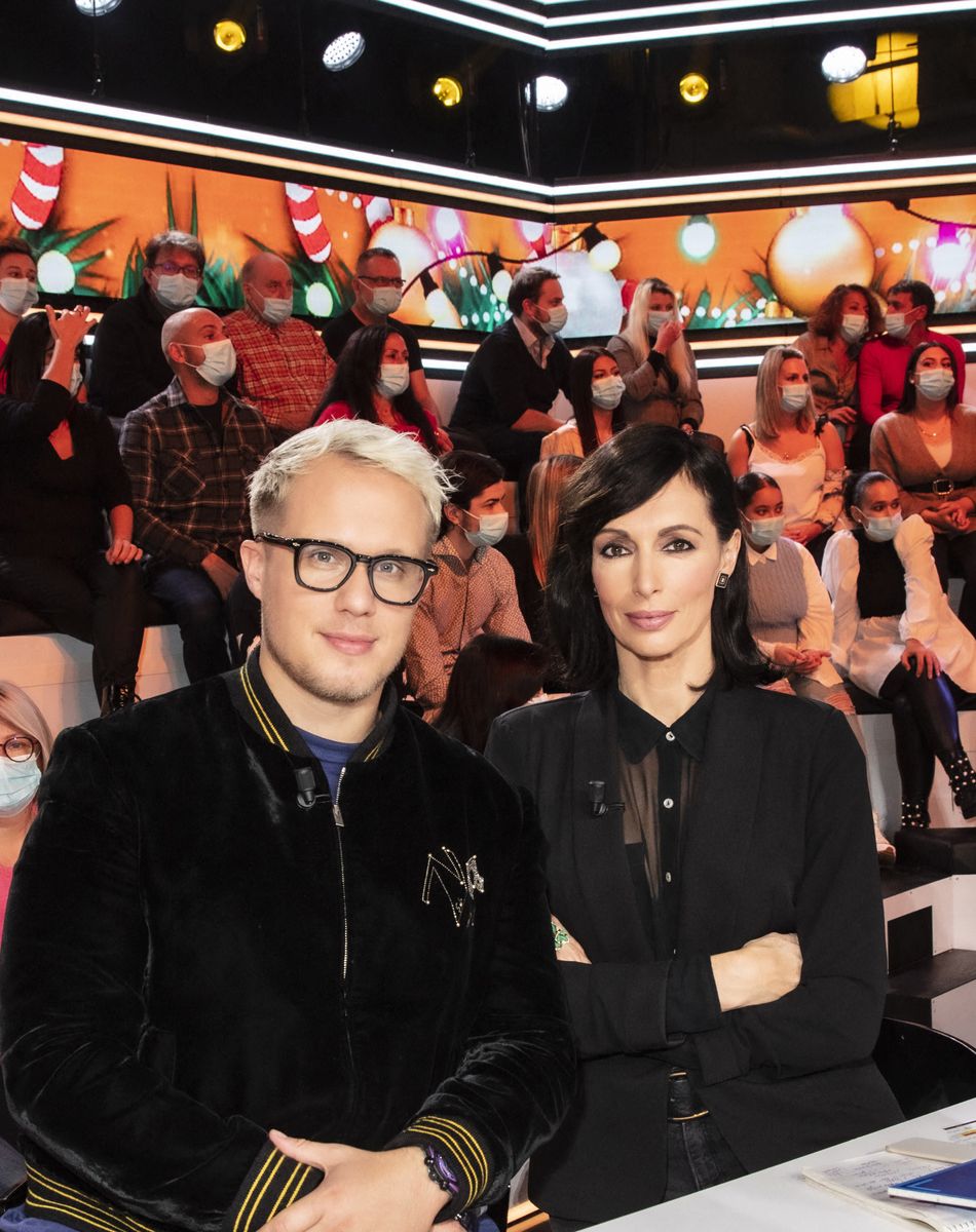 Exclusif - Guillaume Genton, Géraldine Maillet sur le plateau de l'émission TPMP (Touche pas à mon poste) diffusée en direct sur C8 le 2 décembre 2021. © Jack Tribeca / Bestimage