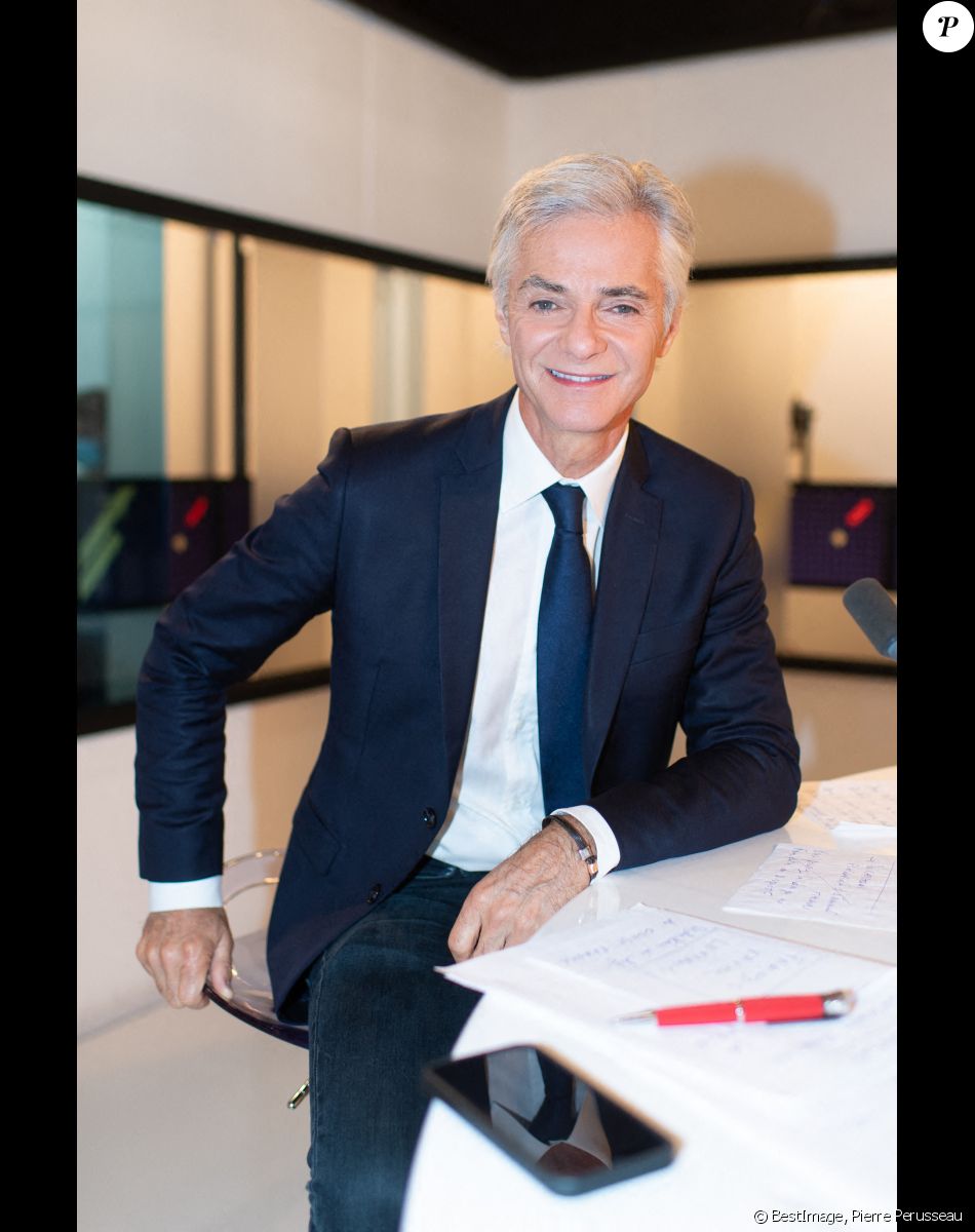 Exclusif - Cyril Viguier reçoit Annick Girardin, la ministre de la Mer dans son émission "Face aux Territoire" dans les studio de TV5 monde à Paris, France, le 16 septembre 2021. © Pierre Perusseau/Bestimage