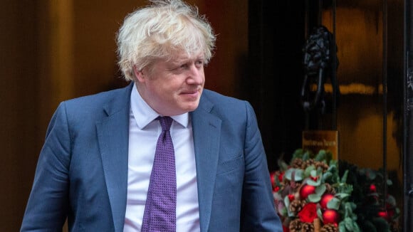 Boris Johnson en plein scandale : il demande pardon à Elizabeth II, sa démission demandée