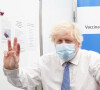 Le Premier ministre britannique Boris Johnson reçoit sa dose de rappel du vaccin contre le coronavirus (Covide-19) à l'hôpital St Thomas à Londres, alors que le variant Omicron prend de l'ampleur. Le 2 décembre 2021.