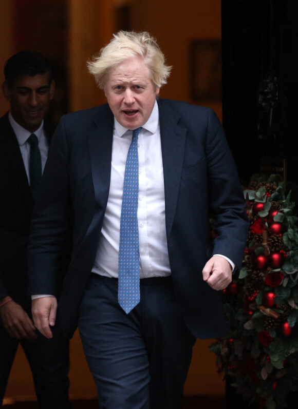 Boris Johnson (Premier ministre du Royaume-Uni), participe à un photocall pour "Small Business Saturday" devant le 10 Downing Street à Londres, le 1er décembre 2021. © Tayfun Salci/Zuma Press/Bestimage