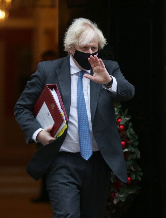 Boris Johnson (Premier ministre du Royaume-Uni), à la sortie du 10 Downing Street à Londres, le 15 décembre 2021. © Tayfun Salci/Zuma Press/Bestimage