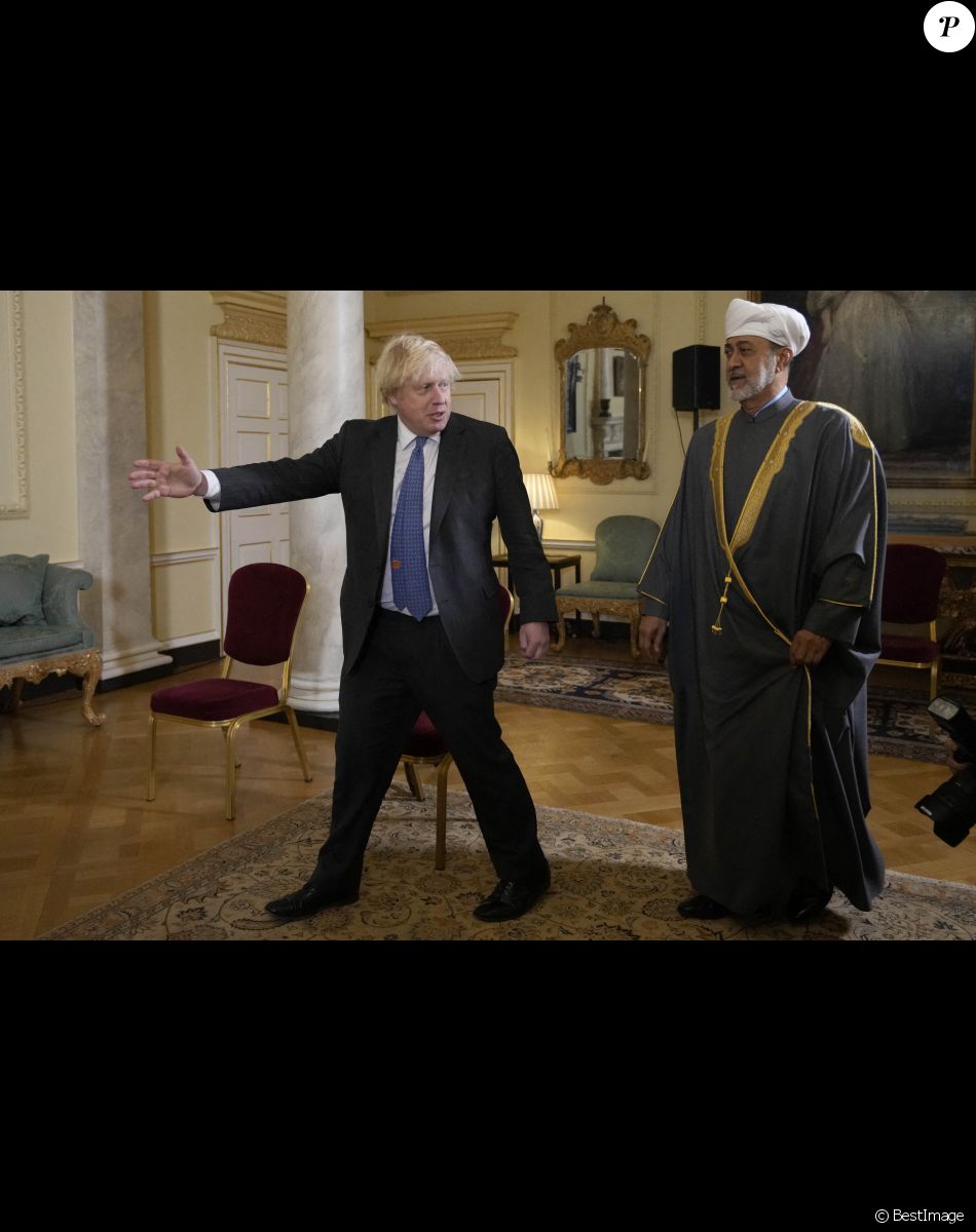 Le Premier ministre britannique Boris Johnson reçoit le Sultan d'Oman, Haïtham ben Tariq au 10 Downing Street à Londres, le 16 décembre 2021.