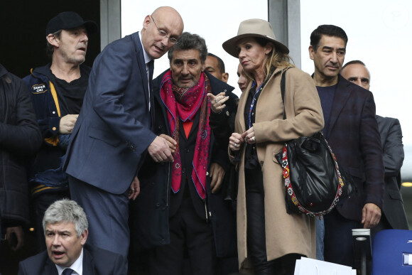 Jean-Luc Reichmann, Bernard Laporte, et Mohed Altrad dans les tribunes ors du match de rugby du tournoi des six nations opposant la France à l'Angleterre au stade de France à Saint-Denis, Seine Saint-Denis, France. © Michael Baucher/Panoramic/Bestimage