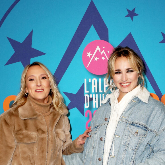 Audrey Lamy et Chloé Jouannet - Photocall de la soirée lors de la 25ème édition du Festival international du film de comédie de l'Alpe d'Huez le 20 janvier 2022 © Dominique Jacovides / Bestimage