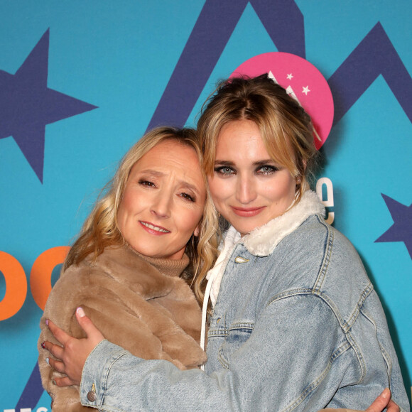 Audrey Lamy et Chloé Jouannet - Photocall de la soirée lors de la 25ème édition du Festival international du film de comédie de l'Alpe d'Huez le 20 janvier 2022 © Dominique Jacovides / Bestimage
