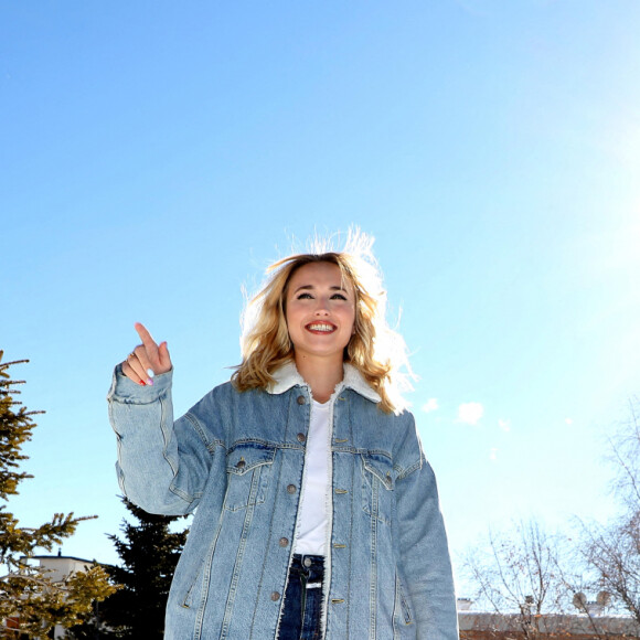 Chloé Jouannet - Photocall lors de la 25ème édition du Festival international du film de comédie de l'Alpe d'Huez le 20 janvier 2022. © Dominique Jacovides / Bestimage
