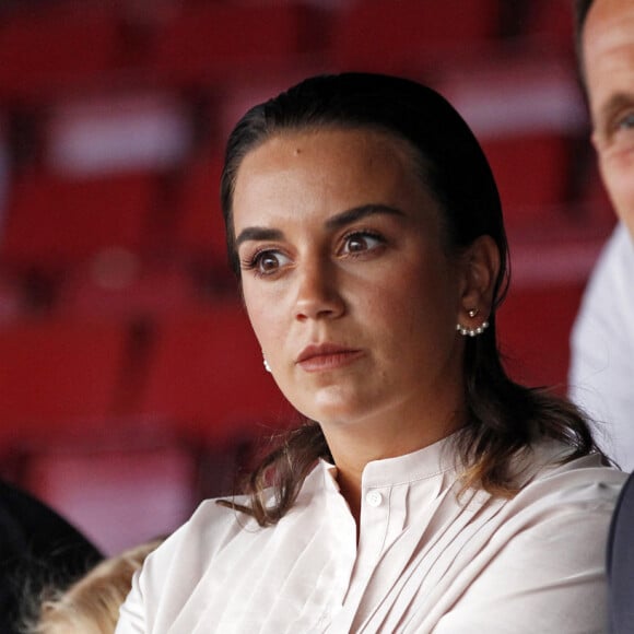 Erika Choperena avec sa fille Mia et des membres de sa famille assistent à la présentation d'A. Griezmann à son nouveau club le FC Barcelone. Barcelone, le 14 juillet 2019.