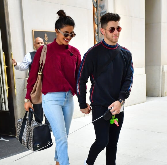 Nick Jonas et sa femme Priyanka Chopra sont allés promener leur chien lors de la Fashion Week 2019 à New York, le 9 septembre 2019 