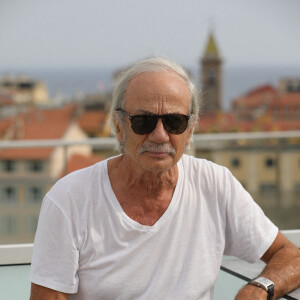 Exclusif - Close-up avec Patrick Chesnais à Nice, le 24 juillet 2021. © Franz Chavaroche/Nice-Matin/Bestimage 