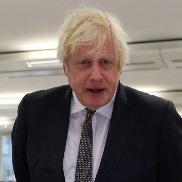 Le Premier ministre Boris Johnson lors de sa visite au quartier général de Northwood, le quartier général conjoint permanent des forces armées britanniques, à Eastbury, Royaume Uni, le 26 août 2021.