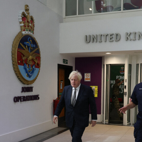 Le Premier ministre Boris Johnson lors de sa visite au quartier général de Northwood, le quartier général conjoint permanent des forces armées britanniques, à Eastbury, Royaume Uni, le 26 août 2021.