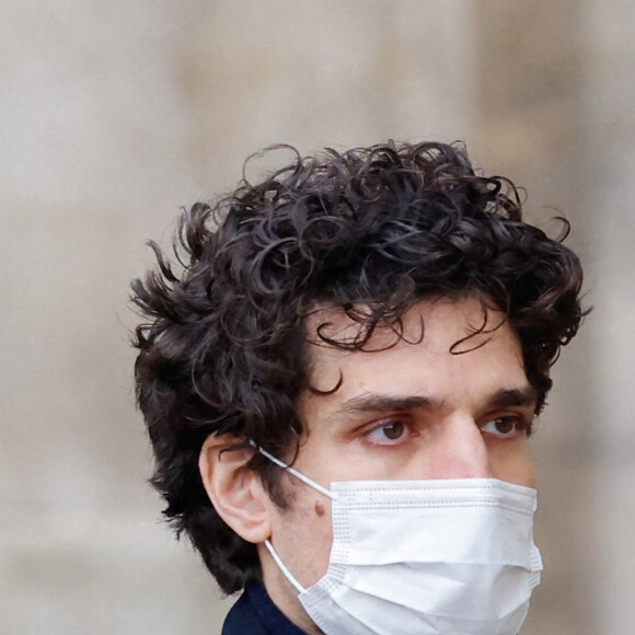 Louis Garrel - Arrivées aux obsèques (bénédiction) de Gaspard Ulliel en l'église Saint-Eustache à Paris. Le 27 janvier 2022 © Jacovides-Moreau / Bestimage