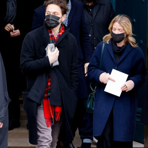 Le chanteur Raphaël et sa compagne Mélanie Thierry - Sorties des obsèques (bénédiction) de Gaspard Ulliel en l'église Saint-Eustache à Paris. Le 27 janvier 2022 © Jacovides-Moreau / Bestimage